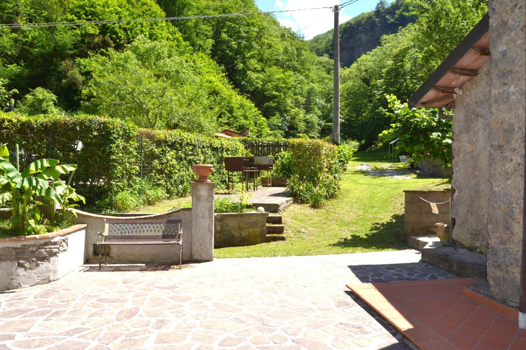 Casa Vacanze Il Boscaccio "Casa Massimo" Fornovolasco Exteriör bild